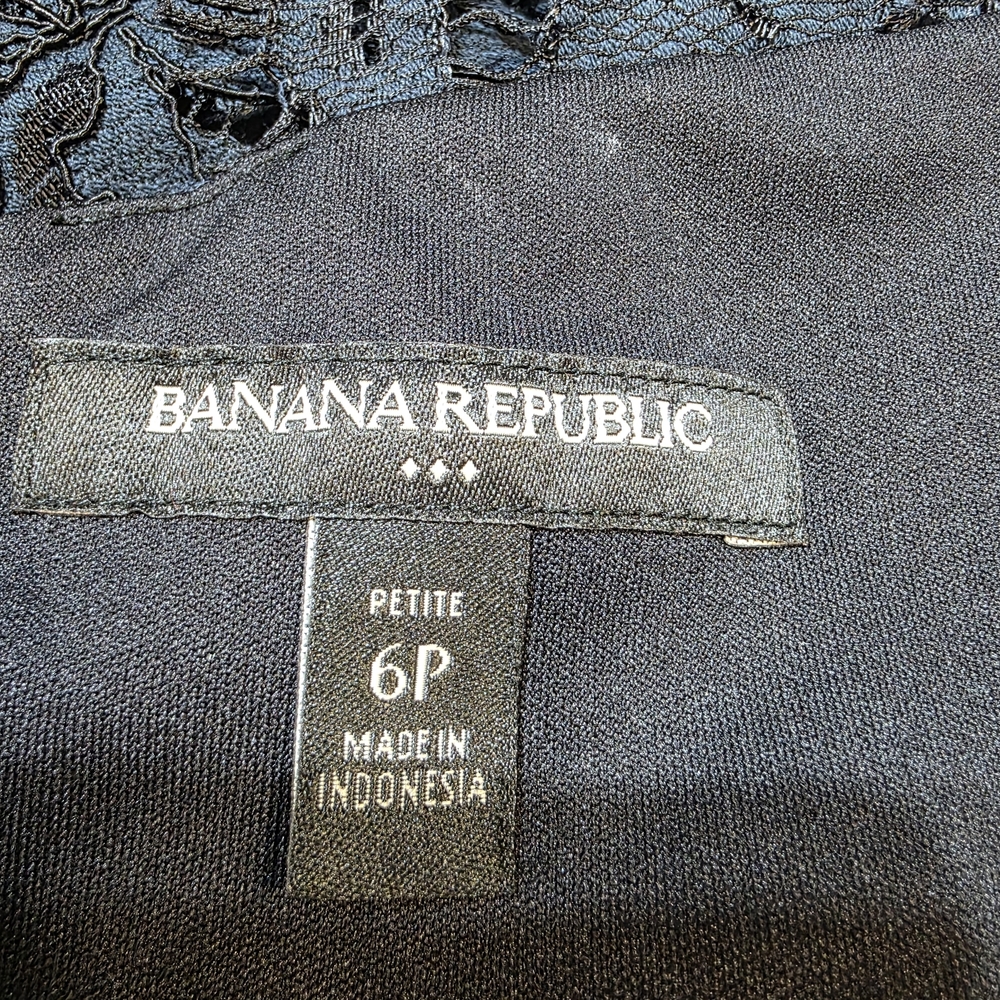 Elegant Black Lace Dress - Picture 4 of 4